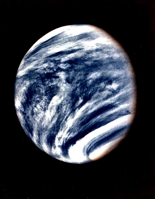 金星の実画像（探査機マリナー10号（雲に覆われた姿））